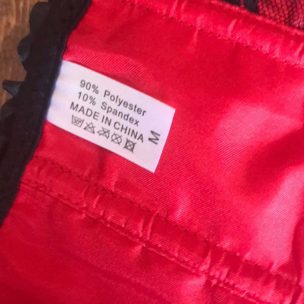 🌹 Sexy Red/Black Bustier Top - Picture 8 of 9